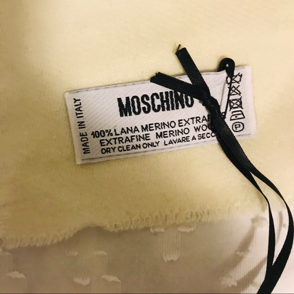 Authentic Moschino 🐻 Scarf! - Picture 4 of 5